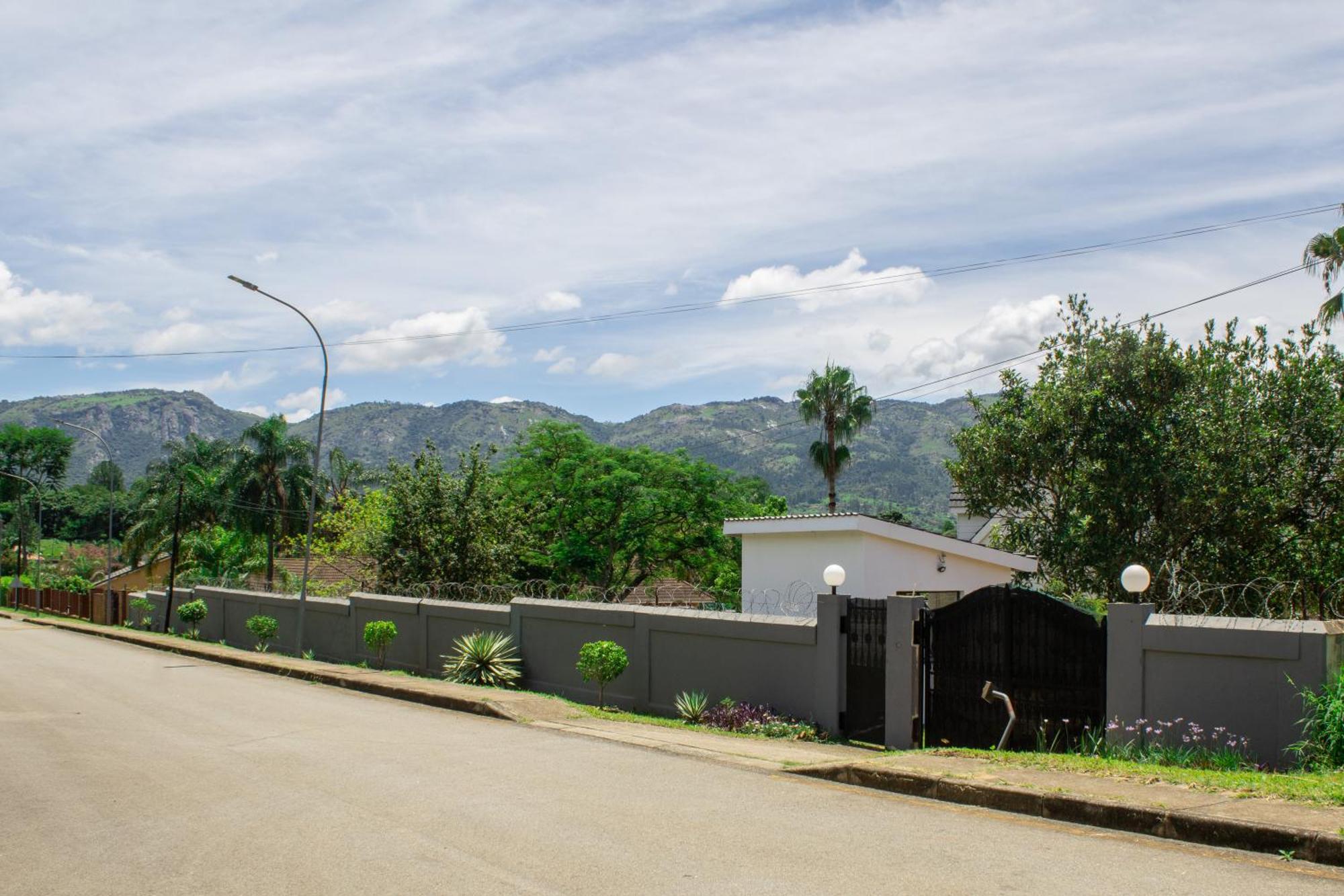 Rehoboth Ezulwini Suites Lobamba Buitenkant foto